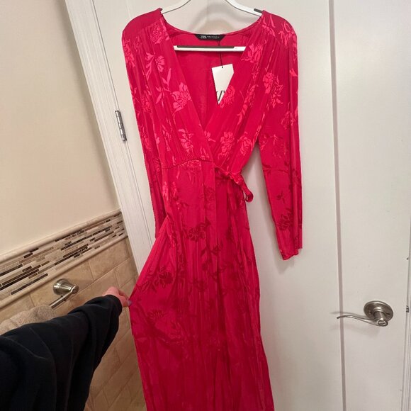 NWT - ZARA Fuchsia Satin Jacquard Wrap Dress - Size M - Picture 5 of 8